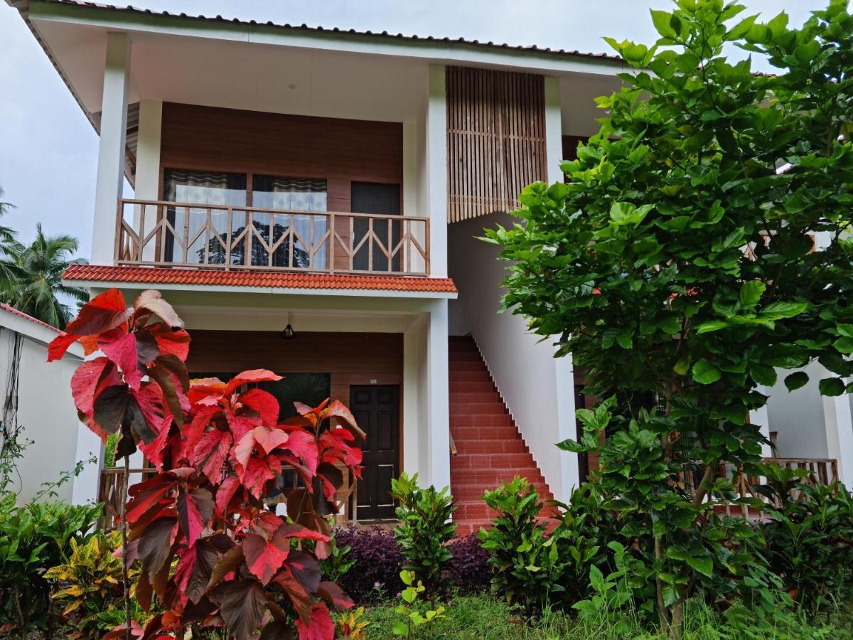 Hotel Exotica Squares Lakshmanpur Exteriér fotografie
