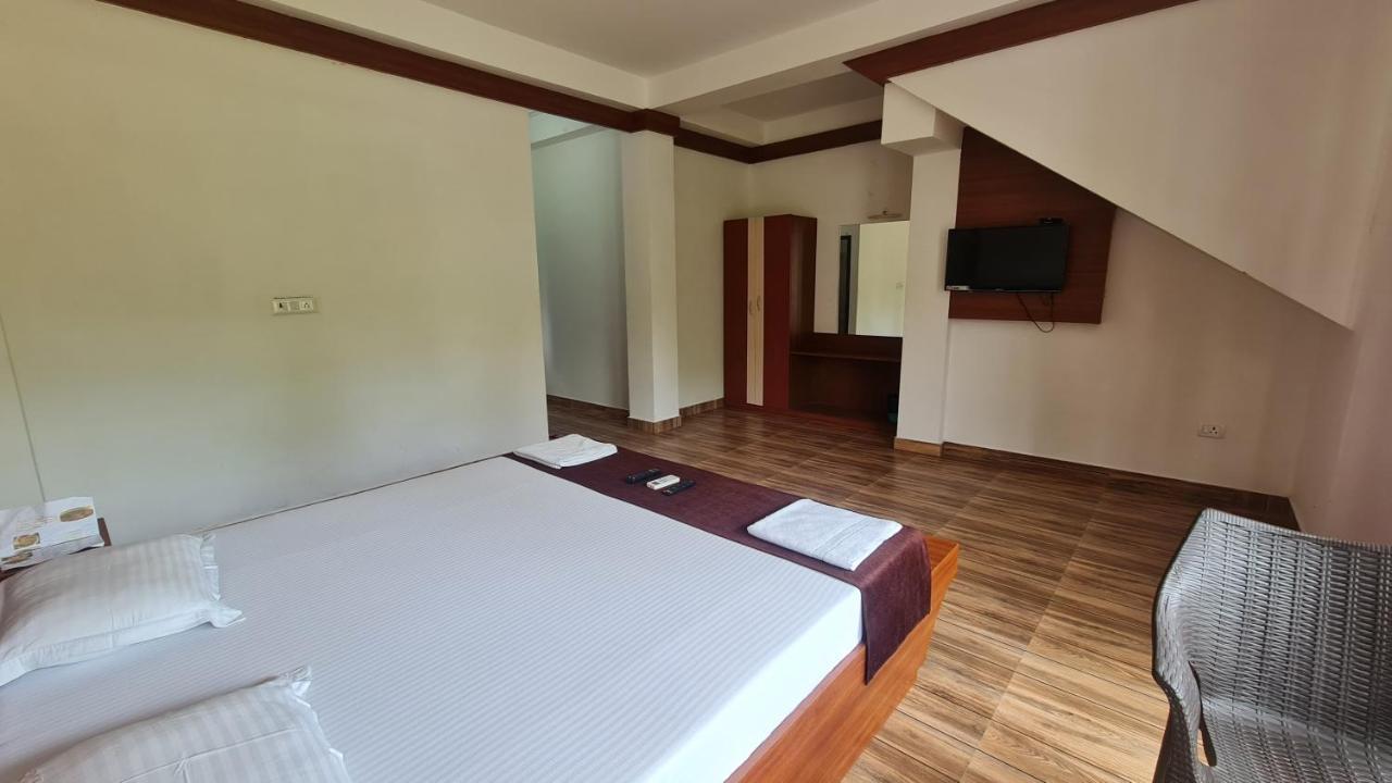 Hotel Exotica Squares Lakshmanpur Exteriér fotografie