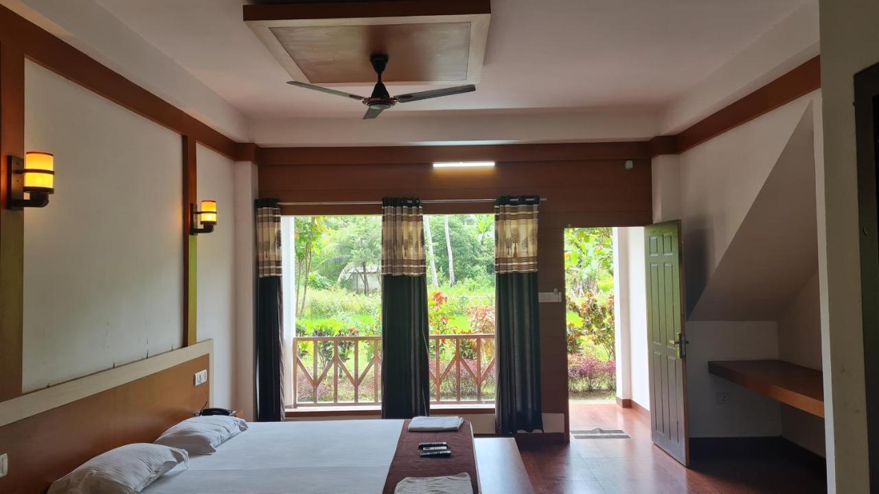 Hotel Exotica Squares Lakshmanpur Exteriér fotografie