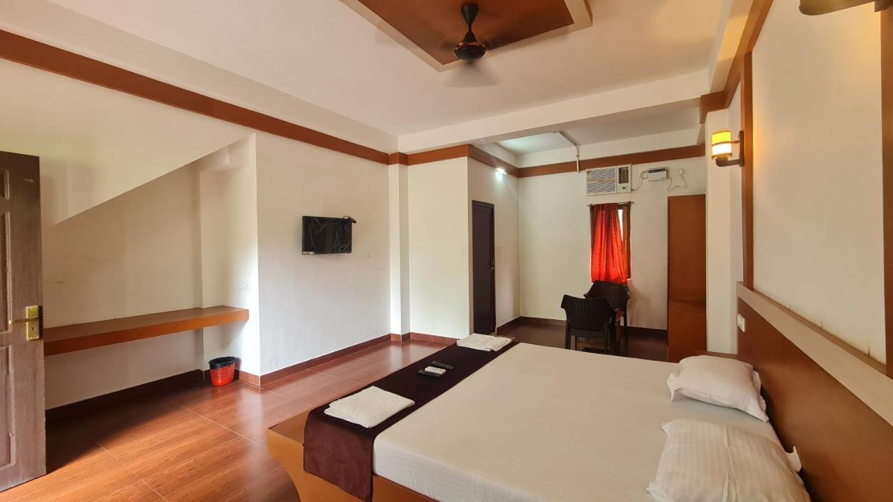 Hotel Exotica Squares Lakshmanpur Exteriér fotografie