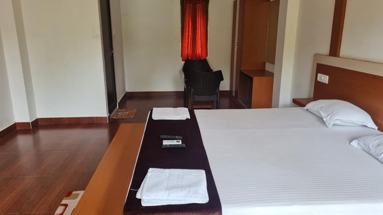 Hotel Exotica Squares Lakshmanpur Exteriér fotografie