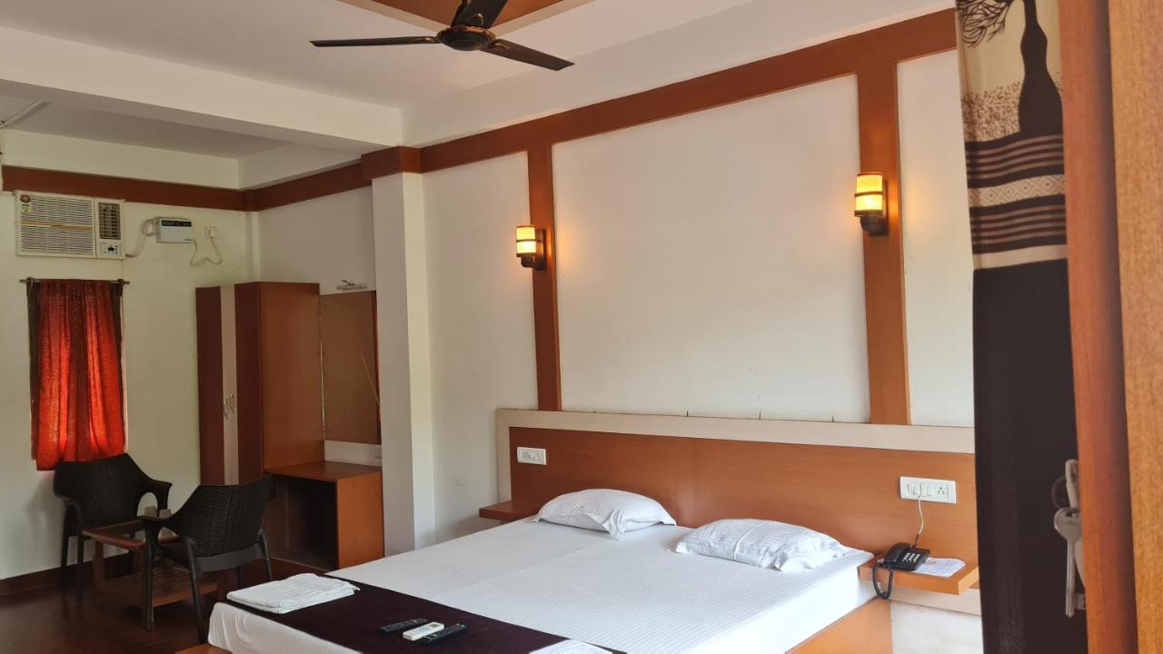Hotel Exotica Squares Lakshmanpur Exteriér fotografie