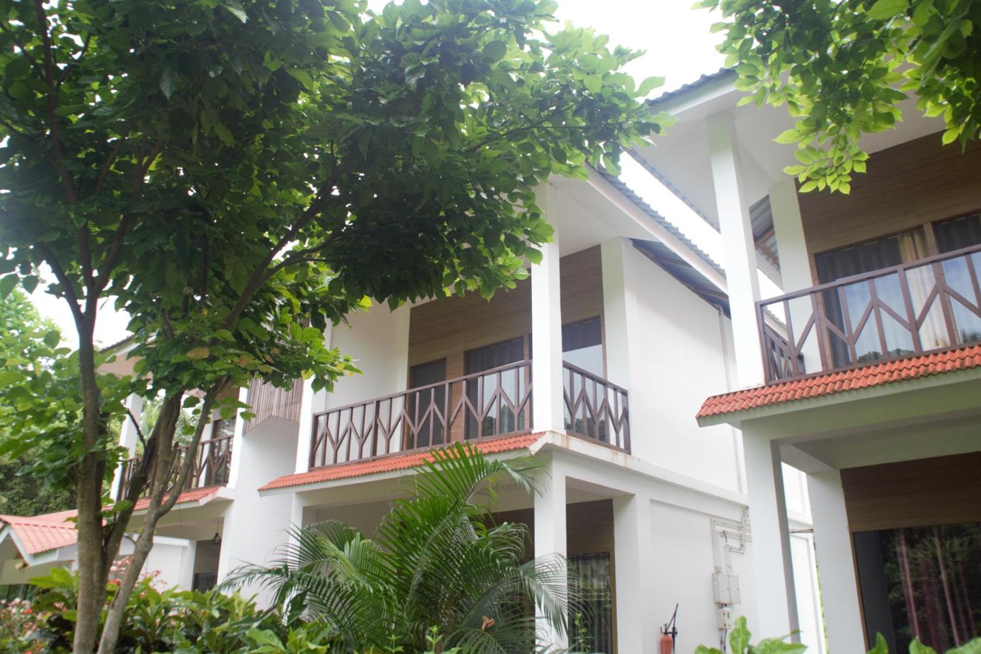 Hotel Exotica Squares Lakshmanpur Exteriér fotografie