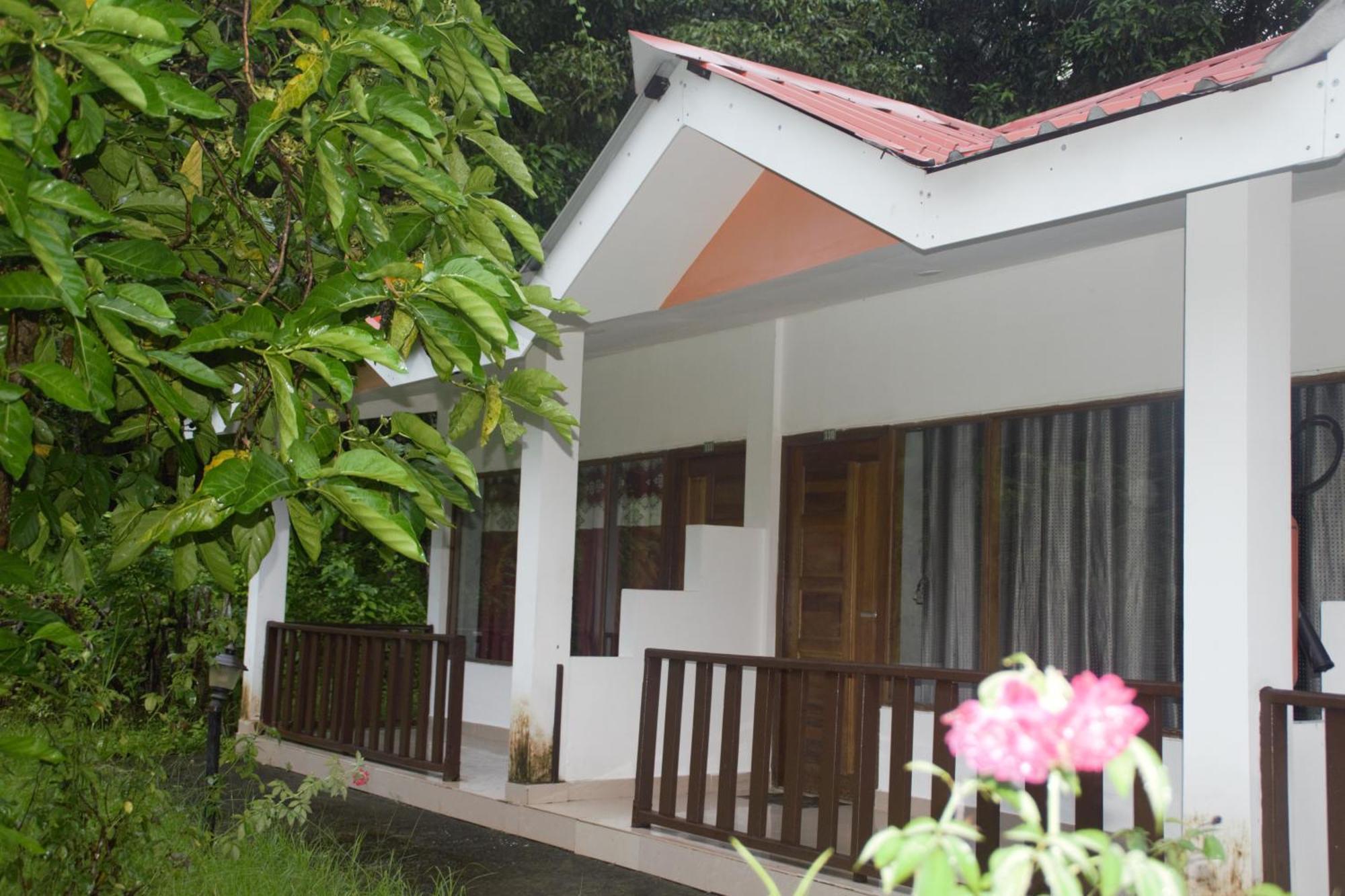 Hotel Exotica Squares Lakshmanpur Exteriér fotografie
