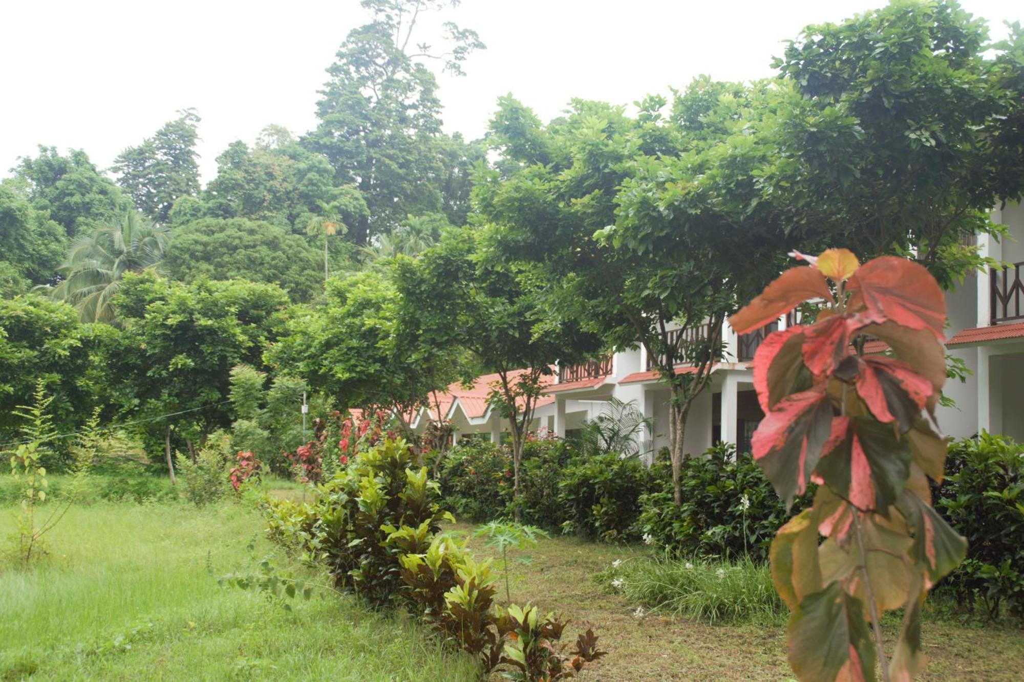 Hotel Exotica Squares Lakshmanpur Exteriér fotografie